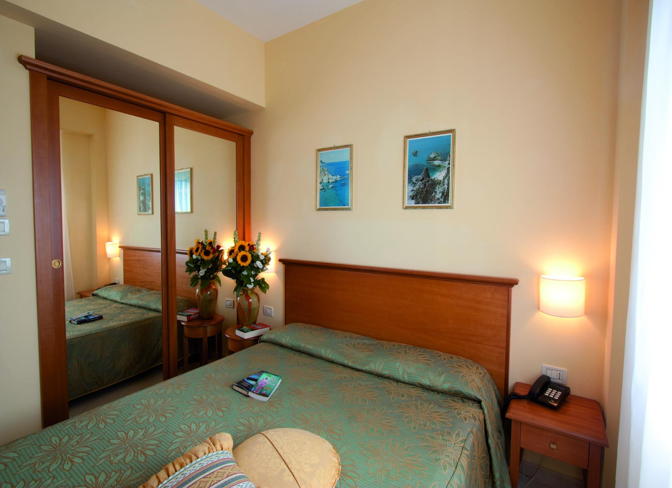 Hotel Tirreno Parghelia Ngoại thất bức ảnh
