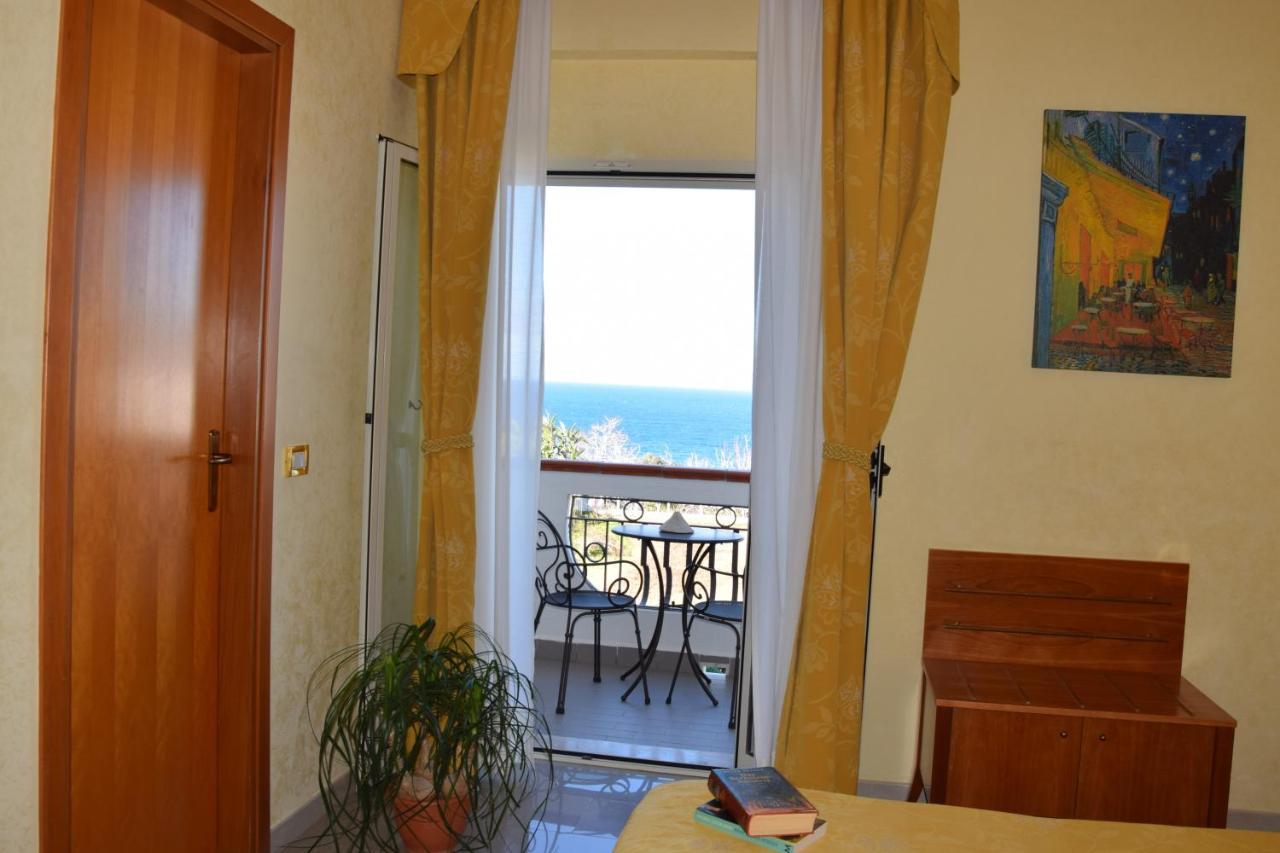 Hotel Tirreno Parghelia Ngoại thất bức ảnh