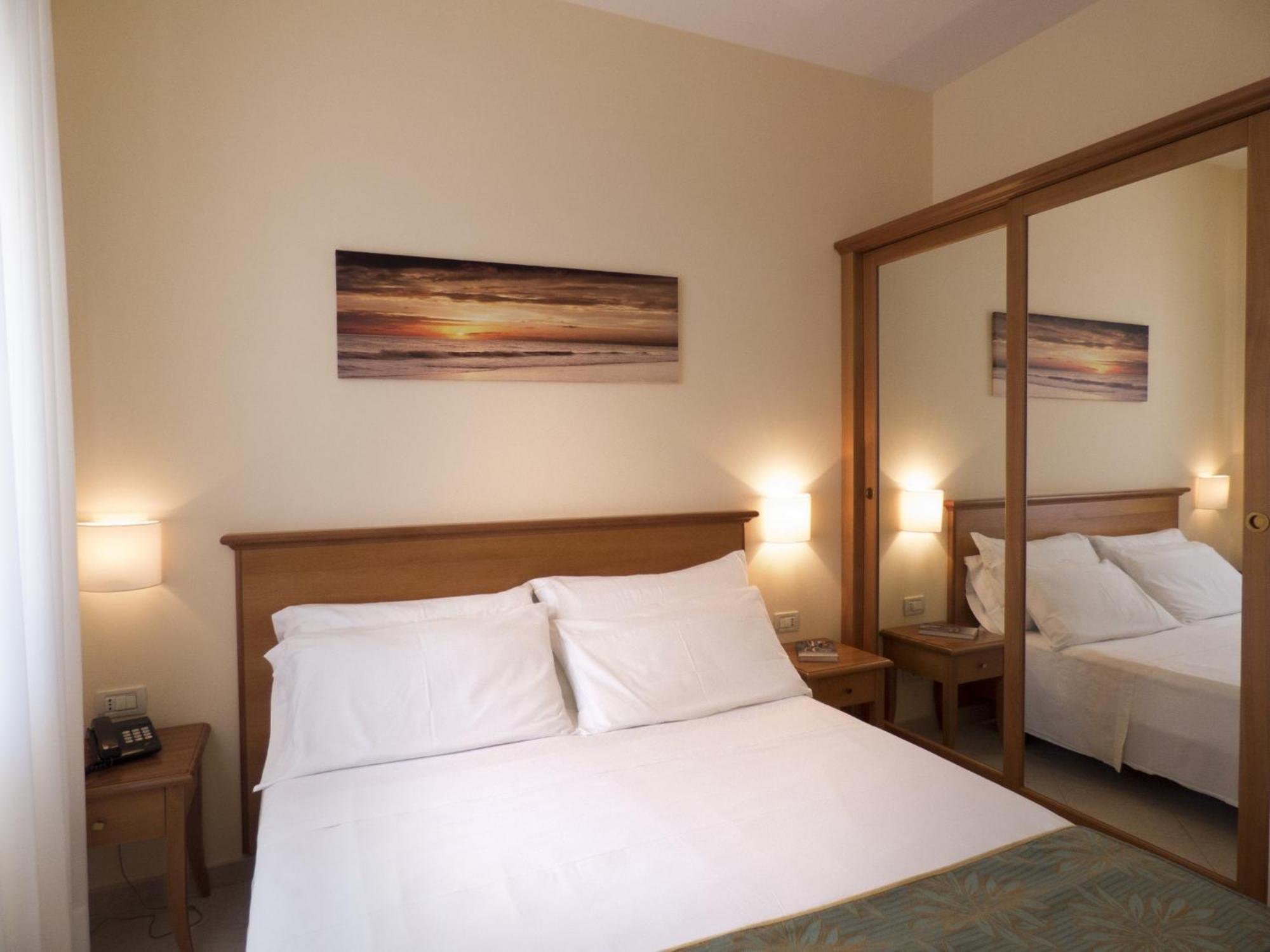 Hotel Tirreno Parghelia Ngoại thất bức ảnh