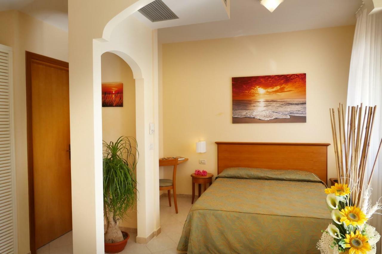 Hotel Tirreno Parghelia Ngoại thất bức ảnh
